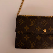 Load image into Gallery viewer, Authentic Louis Vuitton crossbody wallet
