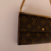 Load image into Gallery viewer, Authentic Louis Vuitton crossbody wallet