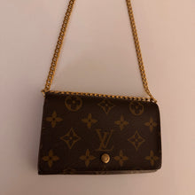 Load image into Gallery viewer, Authentic Louis Vuitton crossbody wallet