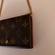 Load image into Gallery viewer, Authentic Louis Vuitton crossbody wallet