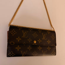 Load image into Gallery viewer, Authentic Louis Vuitton crossbody wallet