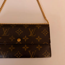 Load image into Gallery viewer, Authentic Louis Vuitton crossbody wallet
