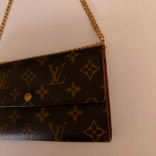 Load image into Gallery viewer, Authentic Louis Vuitton crossbody wallet