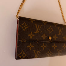 Load image into Gallery viewer, Authentic Louis Vuitton crossbody wallet