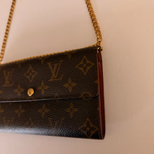 Load image into Gallery viewer, Authentic Louis Vuitton crossbody wallet