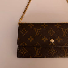 Load image into Gallery viewer, Authentic Louis Vuitton crossbody wallet