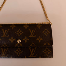 Load image into Gallery viewer, Authentic Louis Vuitton crossbody wallet