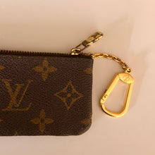 Load image into Gallery viewer, Authentic pre loved Louis Vuitton key pouch