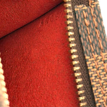 Load image into Gallery viewer, Authentic Louis Vuitton crossbody pochette
