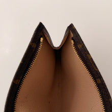 Load image into Gallery viewer, Authentic Louis Vuitton crossbody pochette
