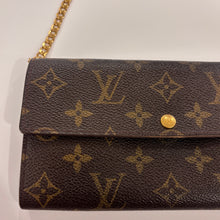 Load image into Gallery viewer, Authentic Louis Vuitton crossbody wallet
