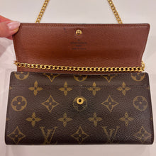 Load image into Gallery viewer, Authentic Louis Vuitton crossbody wallet
