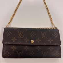 Load image into Gallery viewer, Authentic Louis Vuitton crossbody wallet
