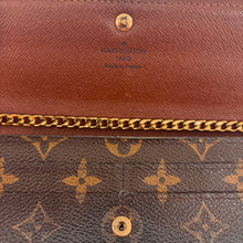 Load image into Gallery viewer, Authentic Louis Vuitton crossbody wallet
