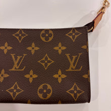 Load image into Gallery viewer, Authentic Louis Vuitton crossbody pochette
