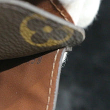Load image into Gallery viewer, Authentic Louis Vuitton crossbody wallet
