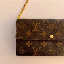 Load image into Gallery viewer, Authentic Louis Vuitton crossbody wallet
