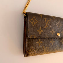 Load image into Gallery viewer, Authentic Louis Vuitton crossbody wallet
