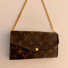 Load image into Gallery viewer, Authentic Louis Vuitton crossbody wallet

