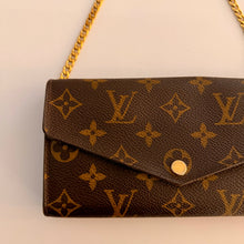 Load image into Gallery viewer, Authentic Louis Vuitton crossbody wallet
