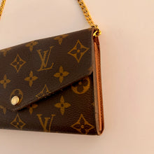 Load image into Gallery viewer, Authentic Louis Vuitton crossbody wallet
