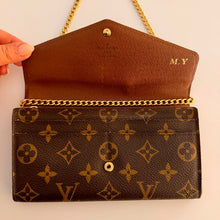 Load image into Gallery viewer, Authentic Louis Vuitton crossbody wallet

