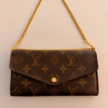 Load image into Gallery viewer, Authentic Louis Vuitton crossbody wallet
