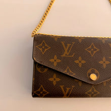 Load image into Gallery viewer, Authentic Louis Vuitton crossbody wallet
