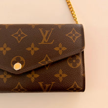 Load image into Gallery viewer, Authentic Louis Vuitton crossbody wallet
