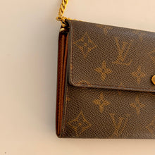 Load image into Gallery viewer, Authentic Louis Vuitton crossbody wallet
