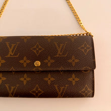 Load image into Gallery viewer, Authentic Louis Vuitton crossbody wallet
