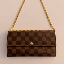 Load image into Gallery viewer, Authentic Louis Vuitton crossbody wallet
