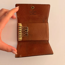 Load image into Gallery viewer, Authentic pre loved Louis Vuitton key holder
