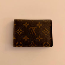 Load image into Gallery viewer, Authentic pre loved Louis Vuitton card holder
