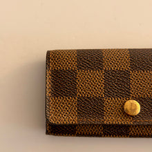 Load image into Gallery viewer, Authentic pre loved Louis Vuitton key holder
