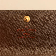 Load image into Gallery viewer, Authentic pre loved Louis Vuitton key holder
