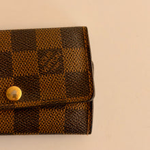 Load image into Gallery viewer, Authentic pre loved Louis Vuitton key holder
