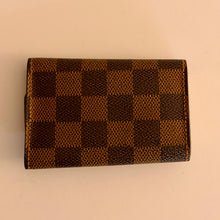 Load image into Gallery viewer, Authentic pre loved Louis Vuitton key holder
