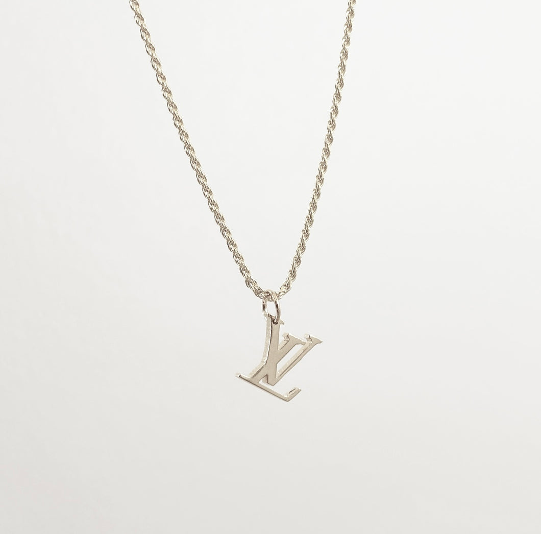 Louis Vuitton logo necklace - silver