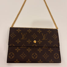 Load image into Gallery viewer, Authentic Louis Vuitton wallet with crossbody chain
