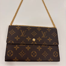 Load image into Gallery viewer, Authentic Louis Vuitton wallet with crossbody chain
