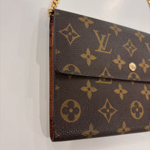 Load image into Gallery viewer, Authentic Louis Vuitton wallet with crossbody chain
