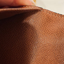 Load image into Gallery viewer, Authentic Louis Vuitton wallet with crossbody chain

