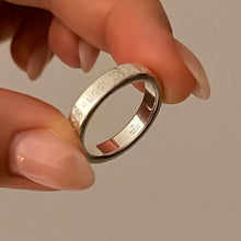 Load image into Gallery viewer, Authentic Gucci logo ring - original - includes original box
