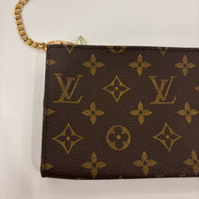 Load image into Gallery viewer, Authentic Louis Vuitton pochette with crossbody chain
