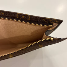 Load image into Gallery viewer, Authentic Louis Vuitton pochette with crossbody chain
