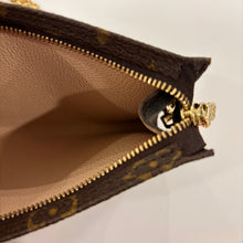 Load image into Gallery viewer, Authentic Louis Vuitton pochette with crossbody chain
