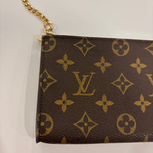 Load image into Gallery viewer, Authentic Louis Vuitton pochette with crossbody chain
