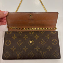 Load image into Gallery viewer, Authentic Louis Vuitton wallet with crossbody chain
