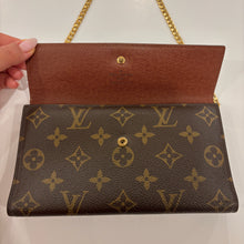Load image into Gallery viewer, Authentic Louis Vuitton wallet with crossbody chain
